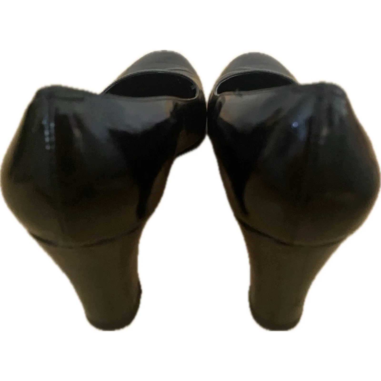 Jildor Black Patent Leather Pumps Size 6.5